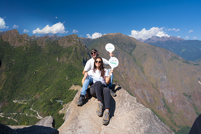 Foto de casal no cume de Huayna Picchu